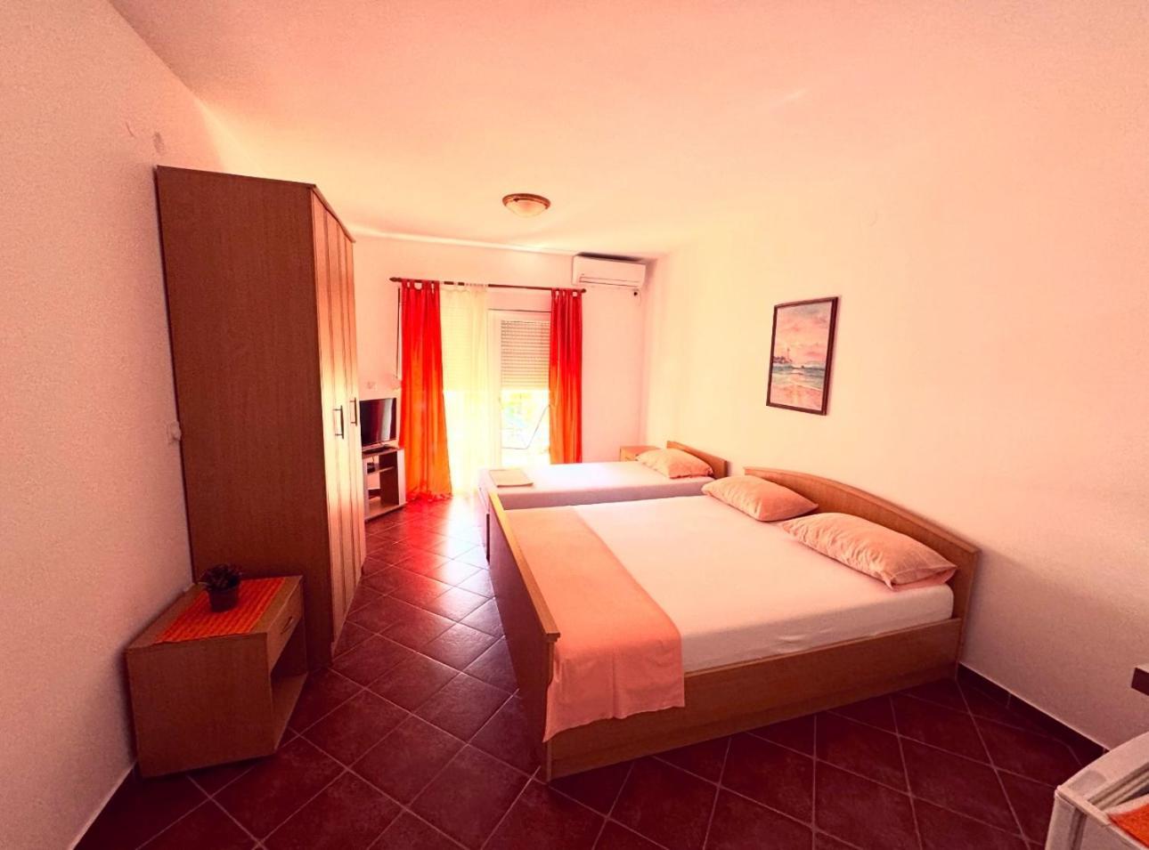 Guesthouse Mb Knezevic Budva Exteriör bild