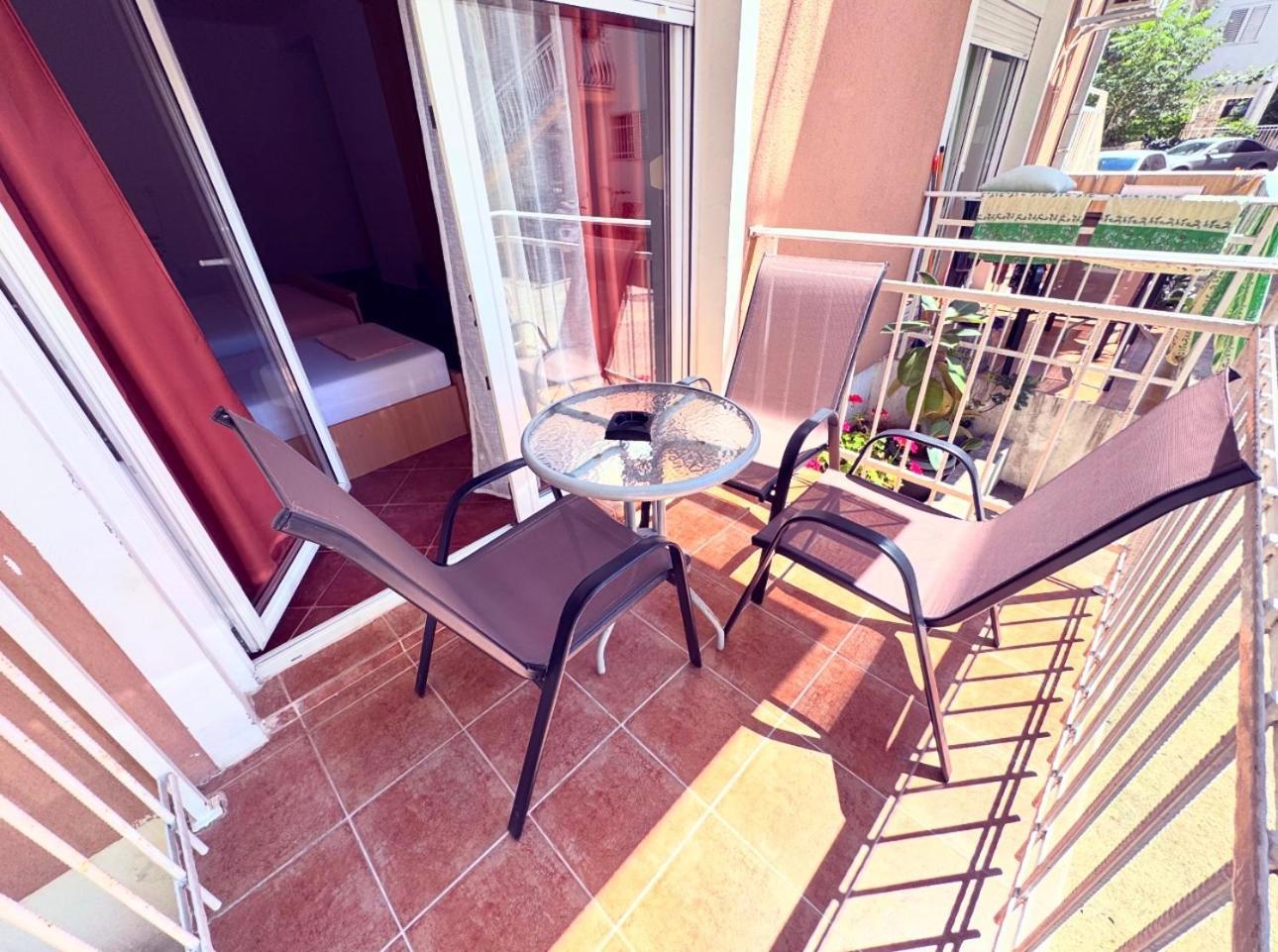 Guesthouse Mb Knezevic Budva Exteriör bild