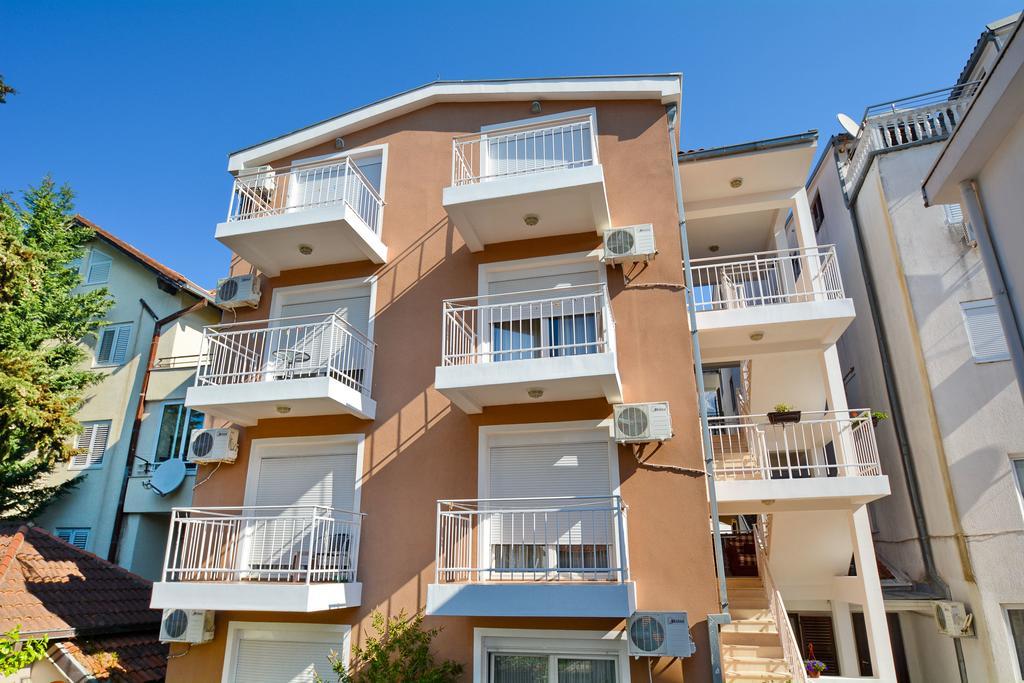 Guesthouse Mb Knezevic Budva Exteriör bild