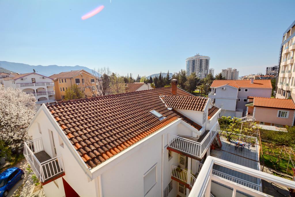 Guesthouse Mb Knezevic Budva Exteriör bild