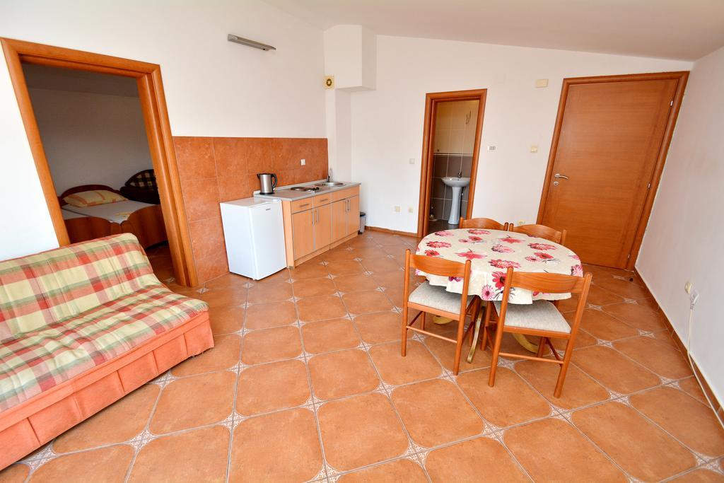 Guesthouse Mb Knezevic Budva Exteriör bild
