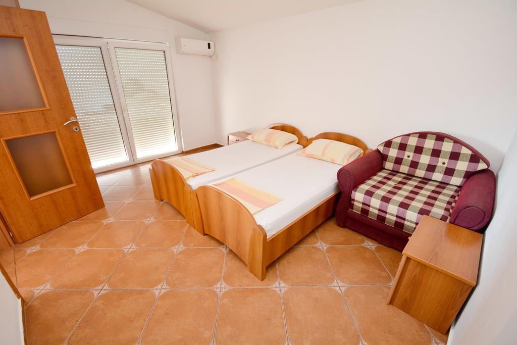 Guesthouse Mb Knezevic Budva Exteriör bild