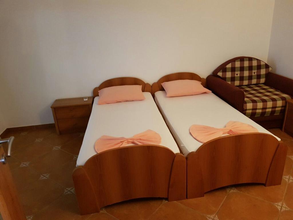 Guesthouse Mb Knezevic Budva Exteriör bild