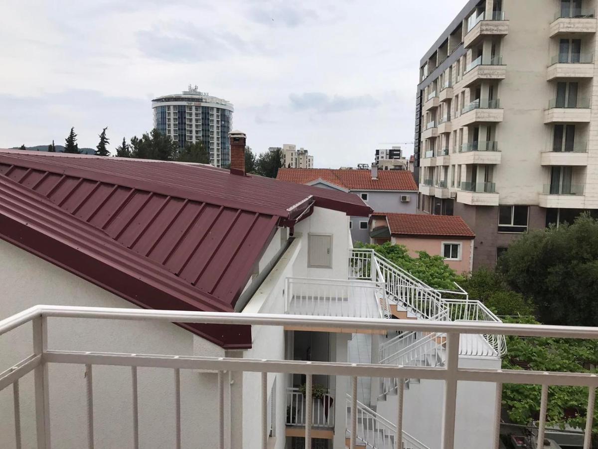 Guesthouse Mb Knezevic Budva Exteriör bild